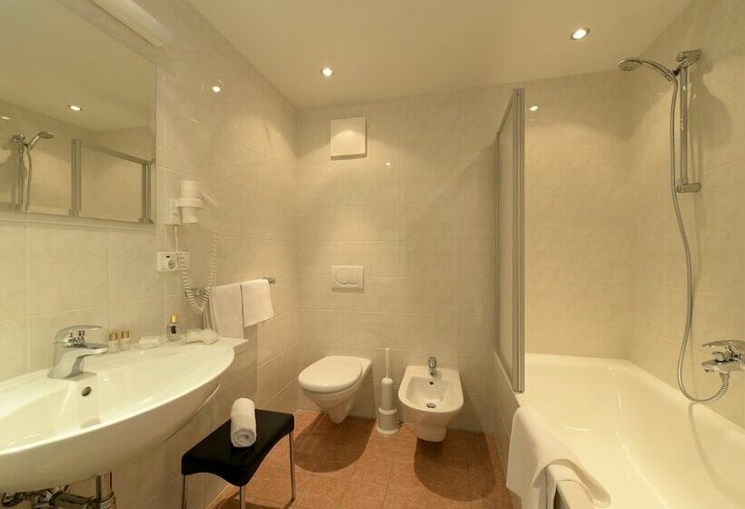 בית מלון כפרי Jarolim