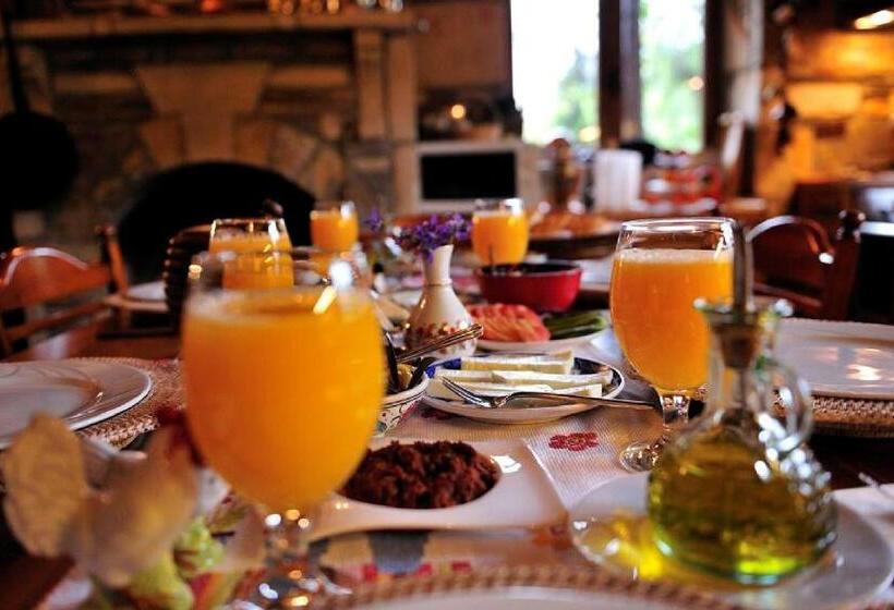 هتل Kamarca House