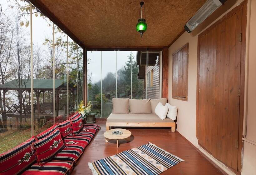 בית מלון כפרי Karaca Dag Evleri