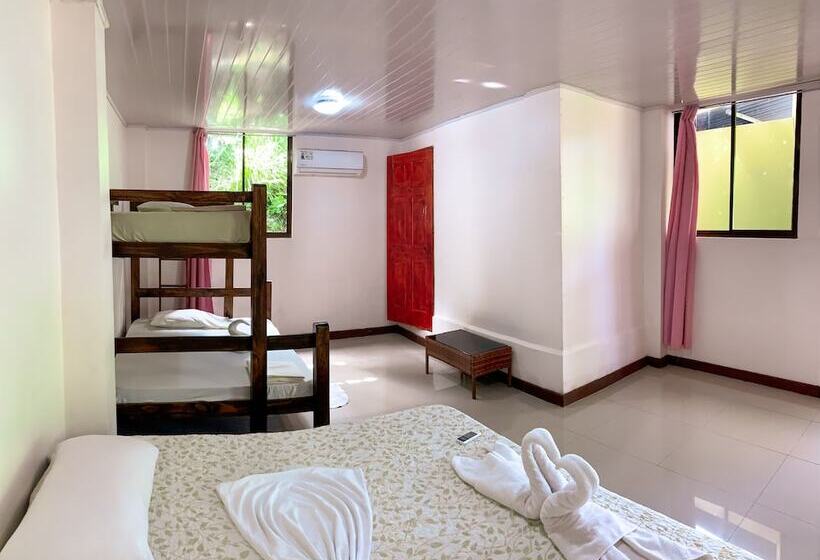 בית מלון כפרי Los Coquitos Lodge