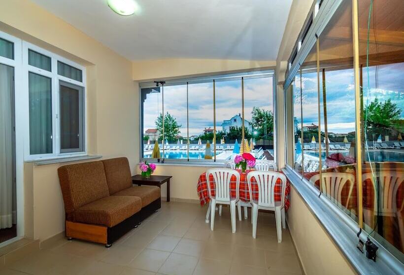 فندق Marmara Life