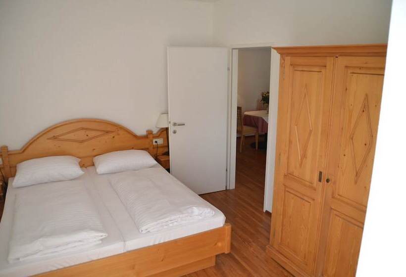 בית מלון כפרי Neue Post Apartments