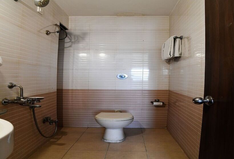 בית מלון כפרי Ornate By Oyo Rooms