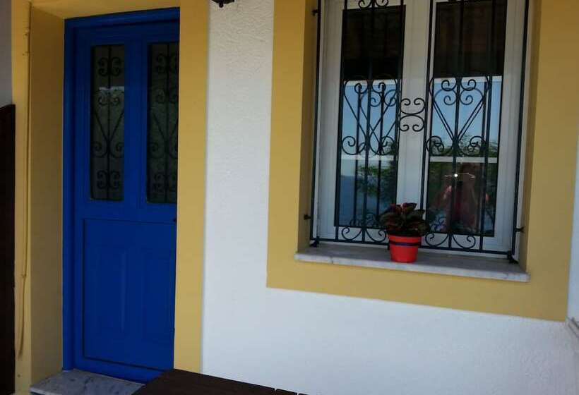 בית מלון כפרי Panormitis Pizanias Houses