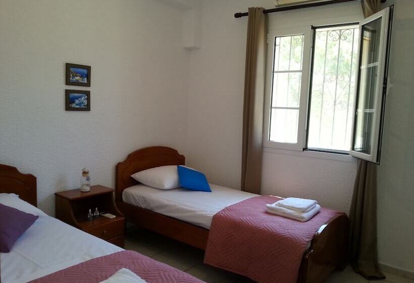 בית מלון כפרי Panormitis Pizanias Houses