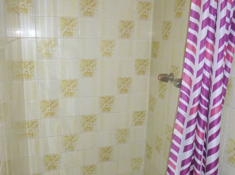 בית מלון כפרי Paradise