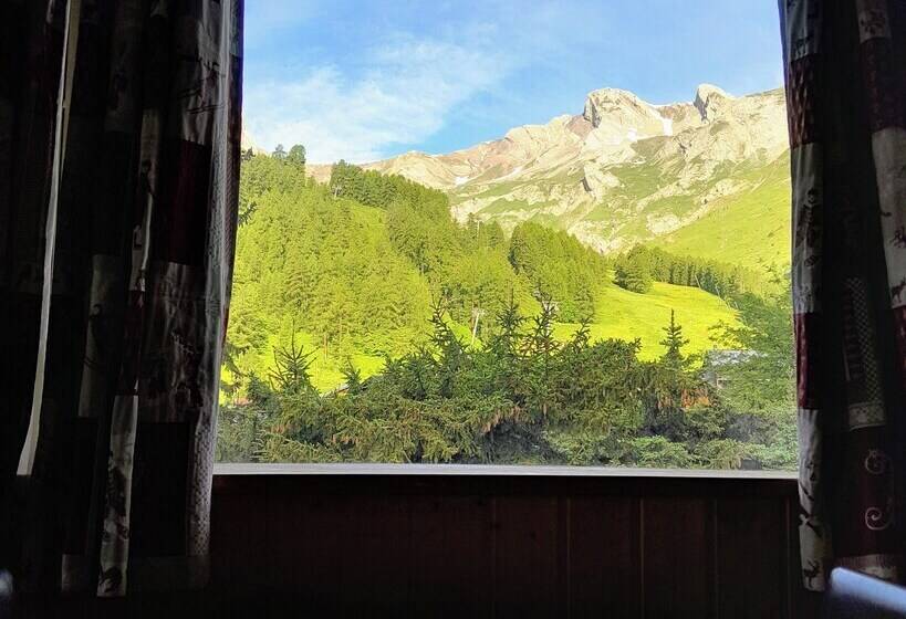 ホテル Restaurant La Source