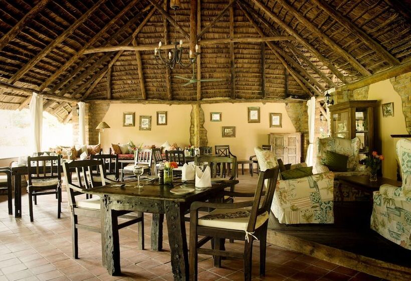 Отель Rivertrees Country Inn