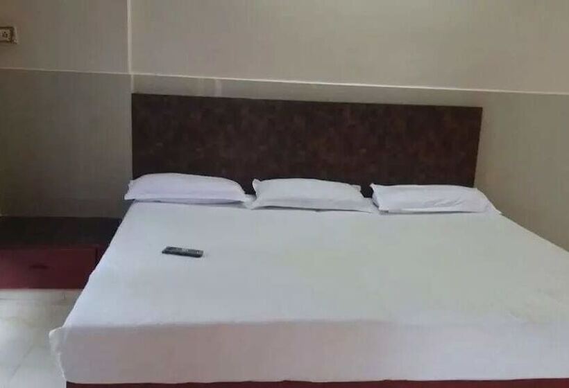 فندق Room Maangta 304   Panaji Goa