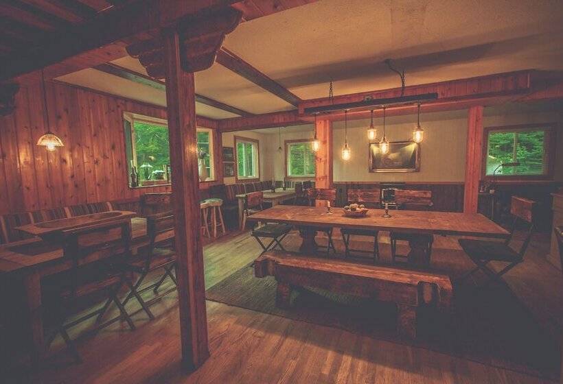 هتل Skeena Spey Riverside Wilderness & Lodge