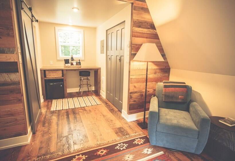 هتل Skeena Spey Riverside Wilderness & Lodge