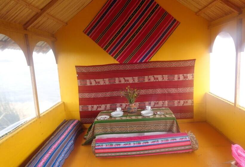 هتل Uros Suma Uro Lodge