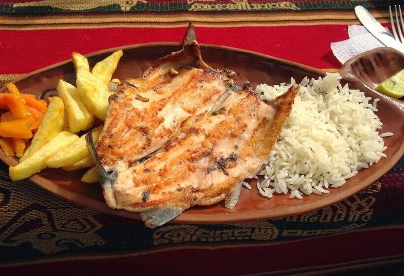 هتل Uros Suma Uro Lodge