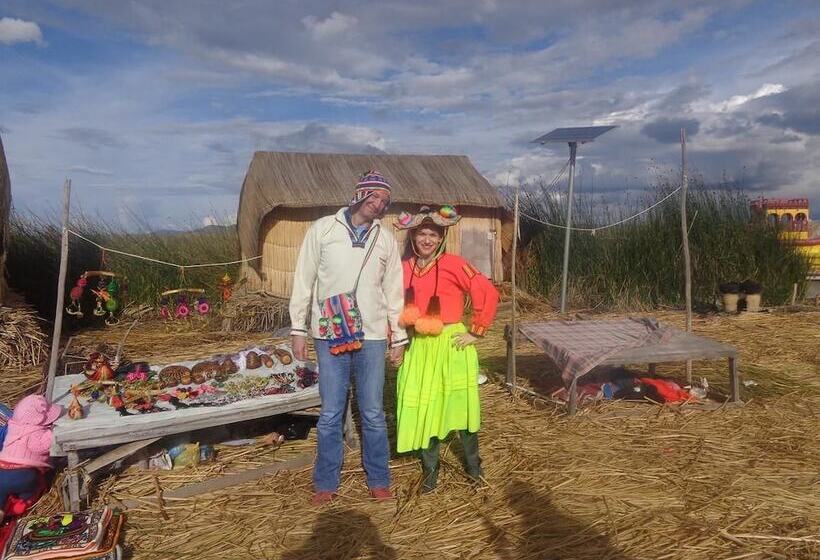 هتل Uros Suma Uro Lodge