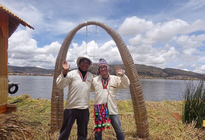 هتل Uros Suma Uro Lodge