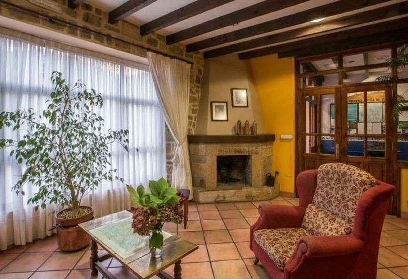 هتل Villa De Cabrales