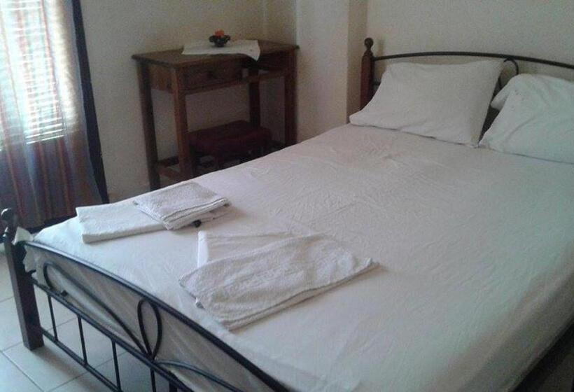 בית מלון כפרי Zakros Rooms Restaurant