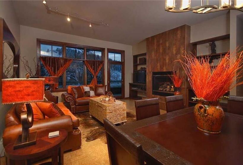 Howelsen Place H307a