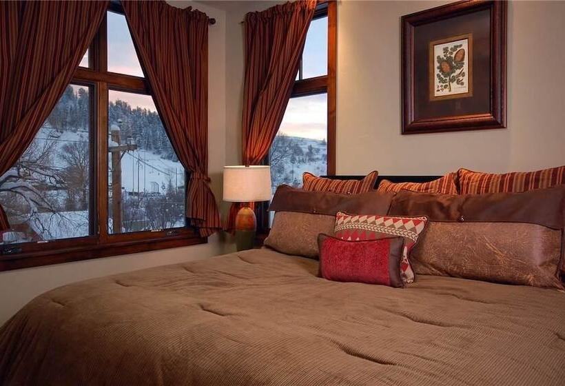 Howelsen Place H307a