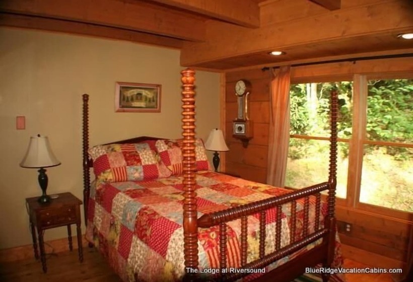 Lodge At Riversound Apartment