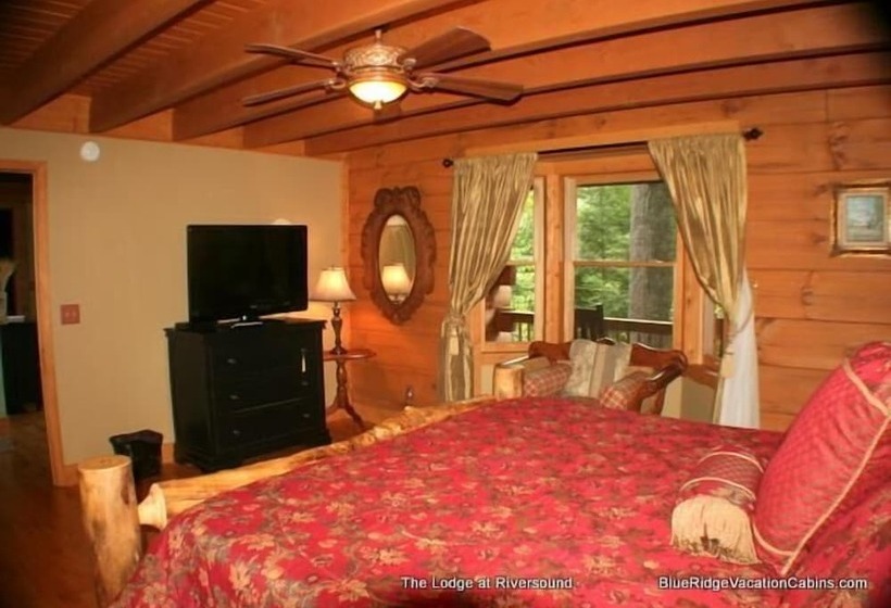 Lodge At Riversound Apartment