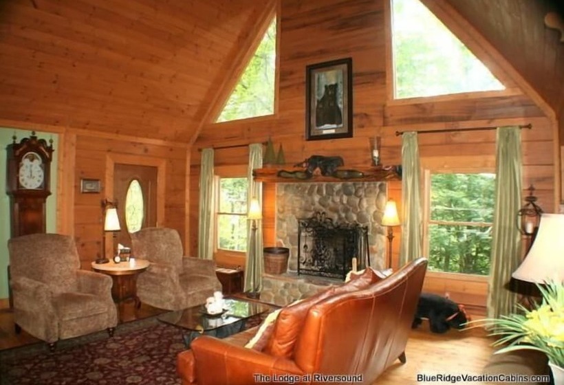 Lodge At Riversound Apartment