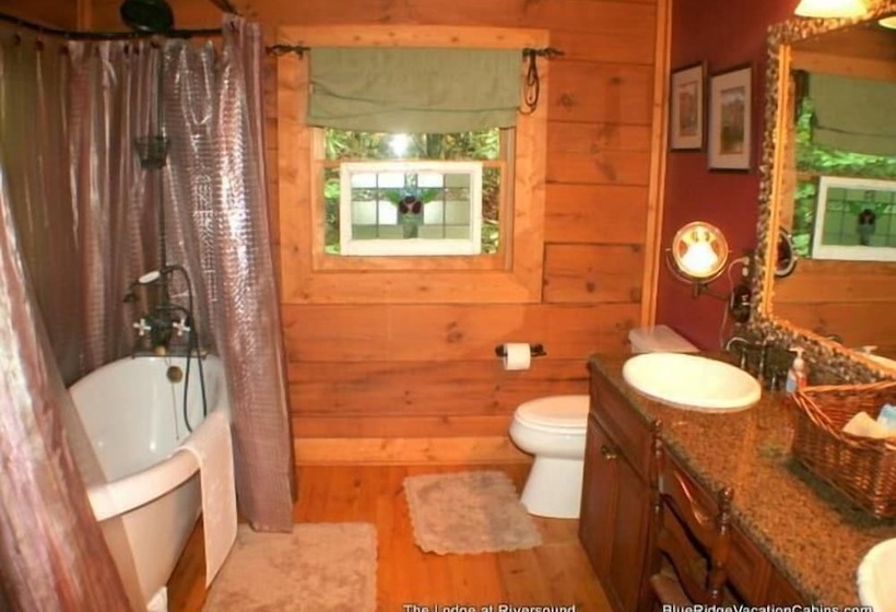 Lodge At Riversound Apartment