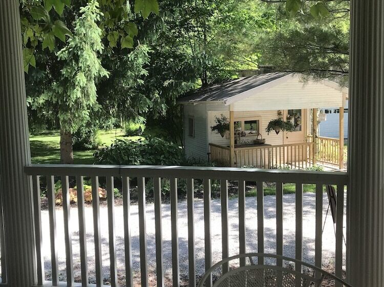 Martha's Vineyard Bed & Breakfast