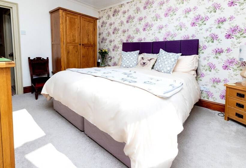 Middle Studfold Farm B&b