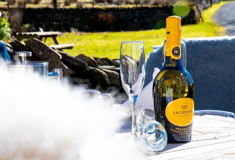 Middle Studfold Farm B&b