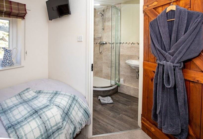 Middle Studfold Farm B&b