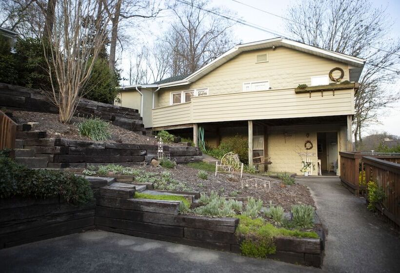 מוטל Chimney Rock Inn