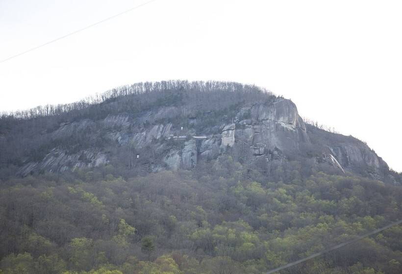 מוטל Chimney Rock Inn