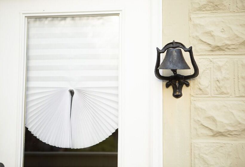 מוטל Chimney Rock Inn