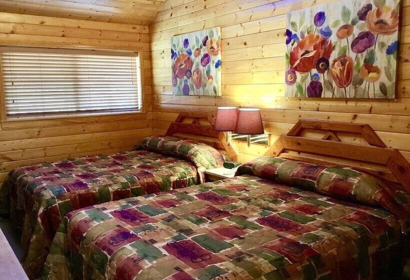 Мотель Giant Oaks Lodge