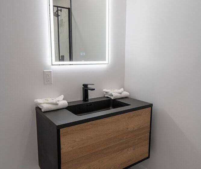 فندق على الطريق Le 2020