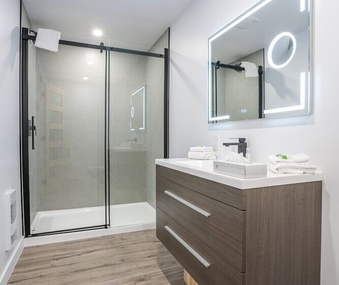 فندق على الطريق Le 2020