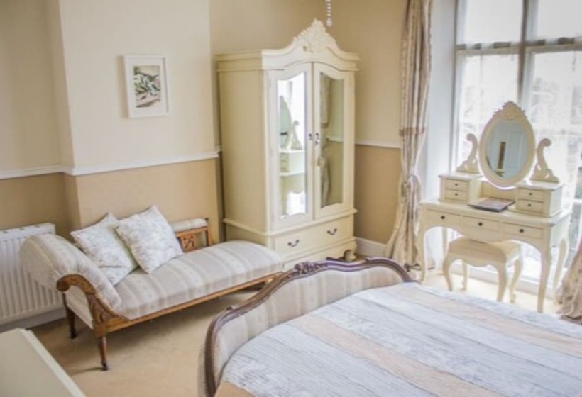 ペンション Albert Cottage