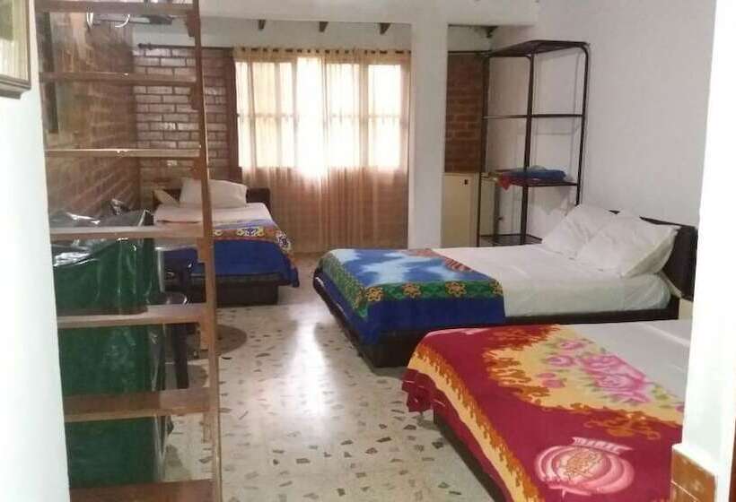 پانسیون Alojamiento Los Guaduales