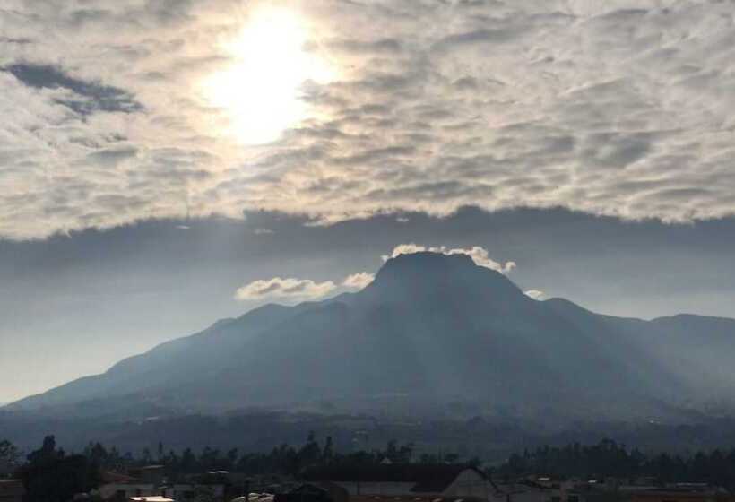 پانسیون Ananda Café