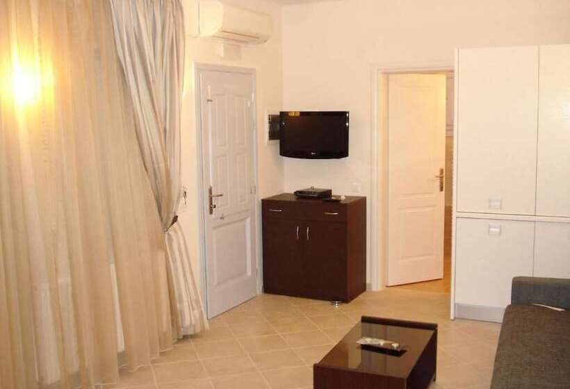 Pension (Hôtel basse catégorie) Artemisia Apartment