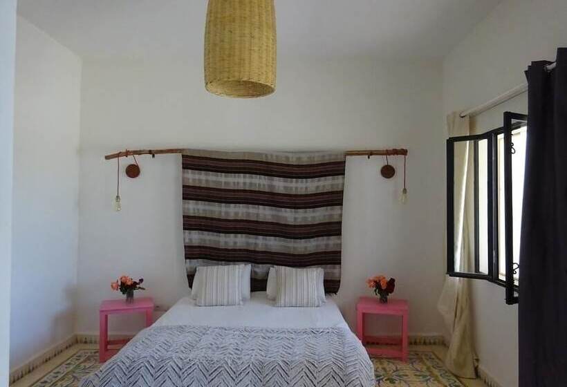 پانسیون Art'gana Lodge