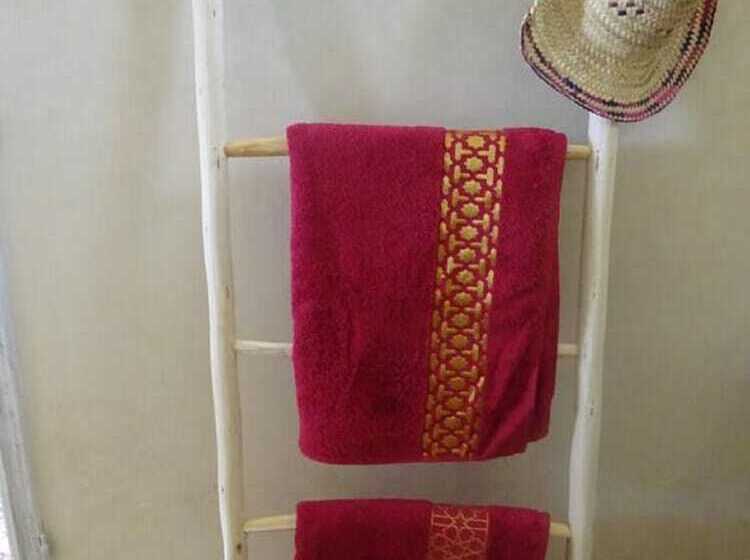 پانسیون Art'gana Lodge