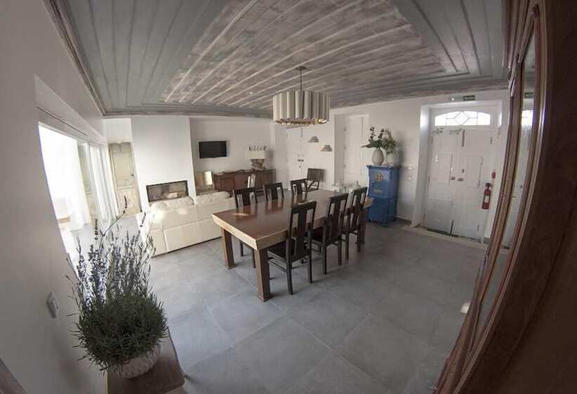 بنسيون Casa Do Adro