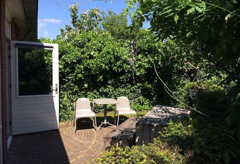 بنسيون Green Garden House