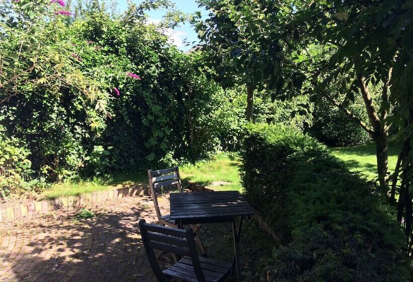 پانسیون Green Garden House