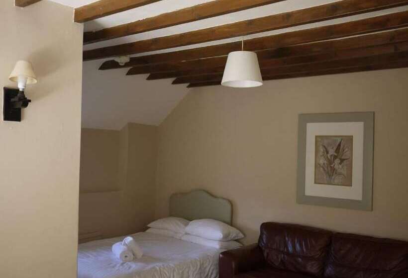 بنسيون Home Farm