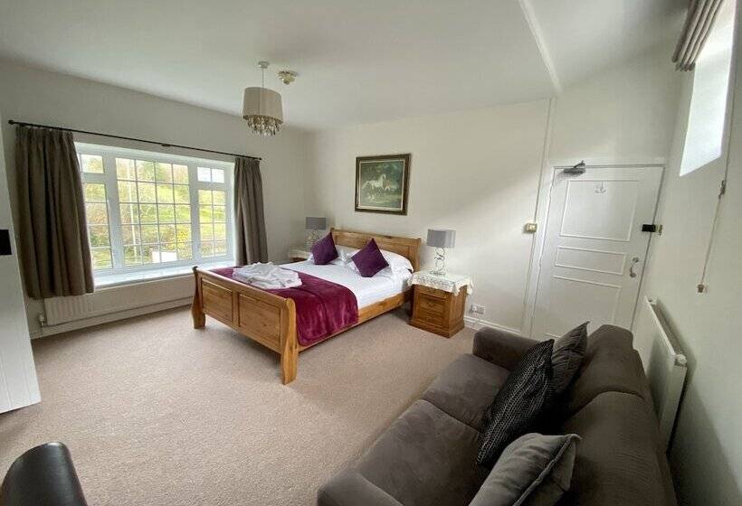 بنسيون Home Farm