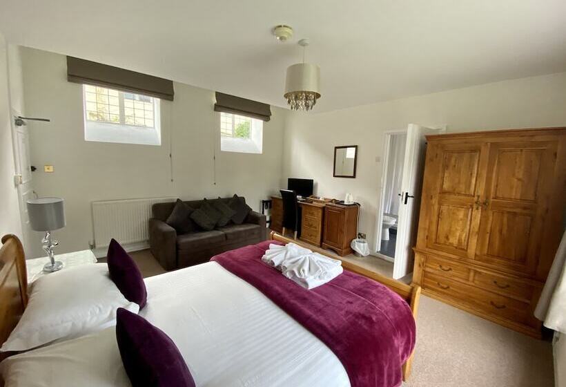 بنسيون Home Farm