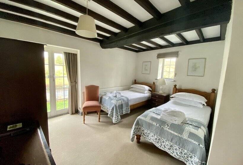 بنسيون Home Farm